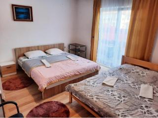 Bus Station Hostel - 8