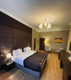Golden Twin Hotel's - 4