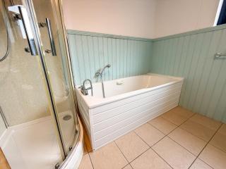 Anniesland Glasgow 1bd Flat - Free Parking - 3