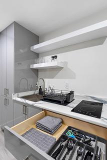 Cozy Basement Apartment with Skylights - 7
