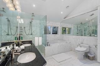 Elegant West Vancouver Estate with Ocean Views - 9