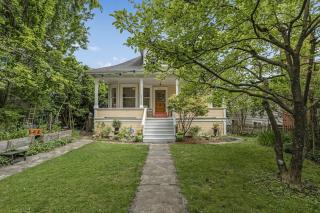 The Queen Elizabeth Park Home - 9