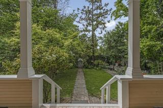 The Queen Elizabeth Park Home - 2