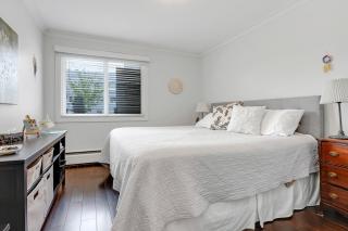 Modern Kitsilano 1 bedroom steps from the Beach - 6