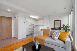 Central Downtown Highrise Condo - 3