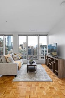 Central Downtown Highrise Condo - 4