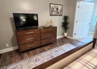Nans Porch - 2 Bedroom home with outdoor firepit - 1