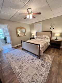 Nans Porch - 2 Bedroom home with outdoor firepit -  - 5