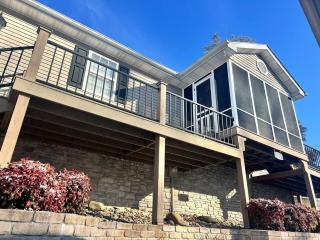 Dans Den - Two bedroom home with outdoor firepit - 2