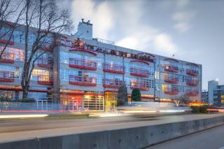 Modern and Specious Condo right off Main St - 6
