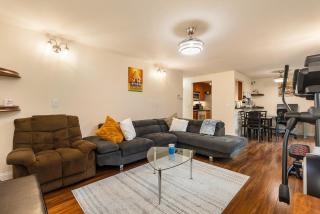 Cozy Work-Ready 1BR Condo Near Downtown - 4