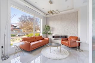 Centrally Located Luxury Home with Views and Cinema - 8