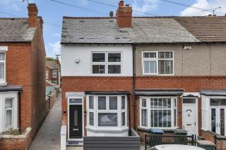 New Stylish Fully Refurbished 2-Bedroom Home - 0