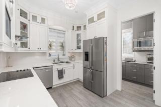 Game-Day Ready 4BR Home - Spacious and Near Transit - 8
