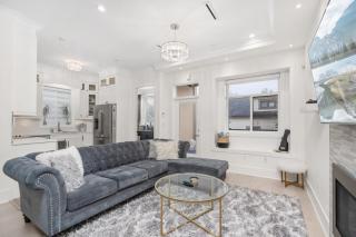 Game-Day Ready 4BR Home - Spacious and Near Transit - 0