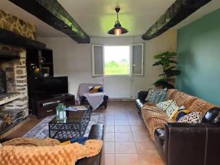 House Sleeps 14 with Parking - 8