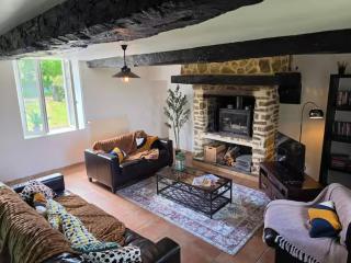 House Sleeps 14 with Parking - 5