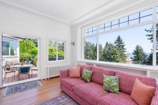 Luxe 3BR Coastal Retreat - Views, Hot Tub and BBQ - 1
