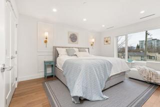 Brand-New Sun-Drenched Kits Home with Rooftop Deck - 6