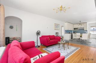Bright 2BR Kits Gem - Walk to Parks and Beaches - 3