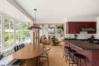 Scenic 4BR West Van Retreat - Walk to the Beaches - 0