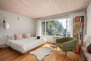 Scenic 4BR West Van Retreat - Walk to the Beaches - 8