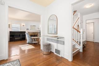 Elegant 5BR Family Retreat - Garage and Backyard - 5