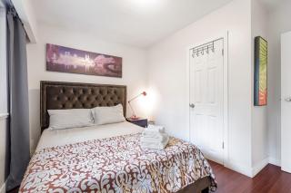 Spacious 3 BR Suite with Private Entry and Laundry - 9