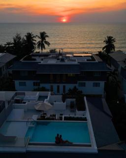 Beachfront 3BR Penthouse with Private Rooftop Pool, Laguna Phuket - 8