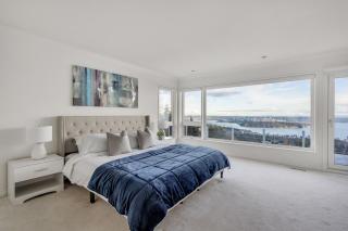 Luxury 6BR West Van Villa - Sky-High Ocean Views - 9