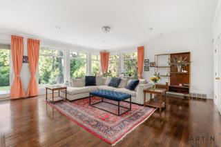 Grand 4BR Point Grey Manor - Walk to Beaches - 4