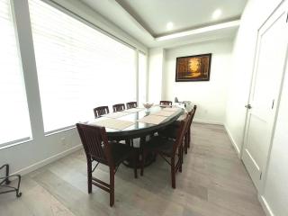 Modern 6BR Home - Ideal for Quiet Family Holidays - 8