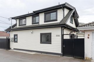 Sleek Coach House with Designer Kitchen - Sleeps 7 - 6