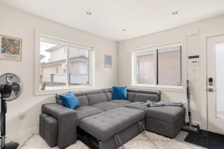 Sleek Coach House with Designer Kitchen - Sleeps 7 - 3