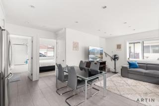 Sleek Coach House with Designer Kitchen - Sleeps 7 - 1