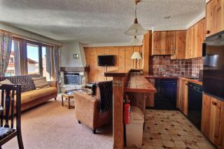 Madelia 218 Charming 2 Bedroom Apartment in Verbier with Mountain Views and Fireplace - 8