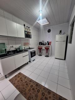Casa completa para até 10 Pessoas - Garagem e Churrasqueira - 8 min do Aeroporto - 2