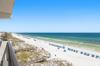 Seventh-floor oceanfront condo with pool access ocean view & central AC - 0