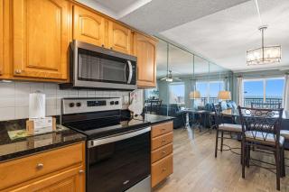 Seventh-floor oceanfront condo with pool access ocean view & central AC - 9