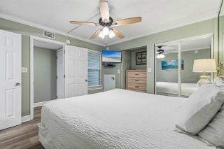 Seventh-floor oceanfront condo with pool access ocean view & central AC - 4