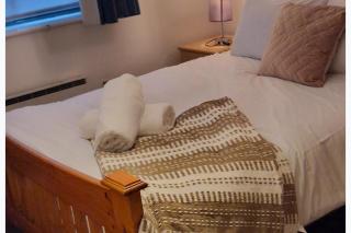Cosy City Retreat in Wolverhampton - 9