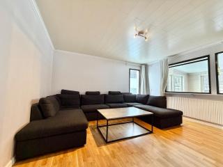 Workers Premium House With 6 Bedrooms 2 bath And Free Parking - 8