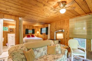 Cozy 'Rivershire Retreat Cabin' Near Traverse City - 5