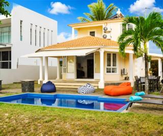 Bahari Villa Beachfront - 0