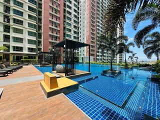 Riverside 1BR Condo with Pool Gym Near Boat Taxi - 3
