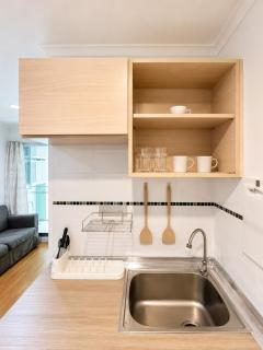 Riverside 1BR Condo with Pool Gym Near Boat Taxi - 2