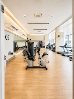 Riverside 1BR Condo with Pool Gym Near Boat Taxi - 1