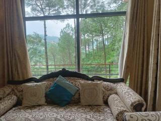 The Mukesh Hospitality l Kasauli l Self Cooking l 1BHK Apartment By Crown Stays - 6