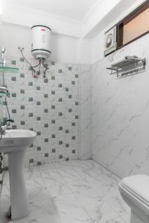 The Mukesh Hospitality l Kasauli l Self Cooking l 1BHK Apartment By Crown Stays - 2