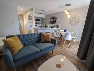 Romantic Boutique Getaway with Modern Remodel - Chelan - 0
